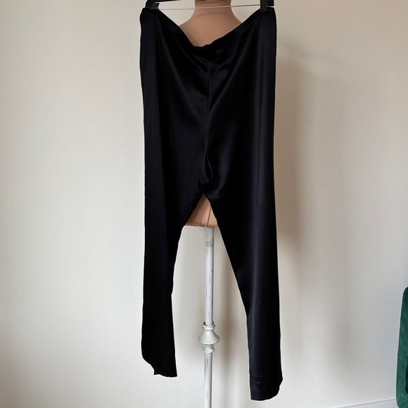 St. John Evening Kate Black Silk Wide Leg High Rise Side Zip Dress Pants EUC 10 - Picture 2 of 8
